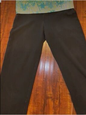 PINK Victoria's Secret Black yoga Capris